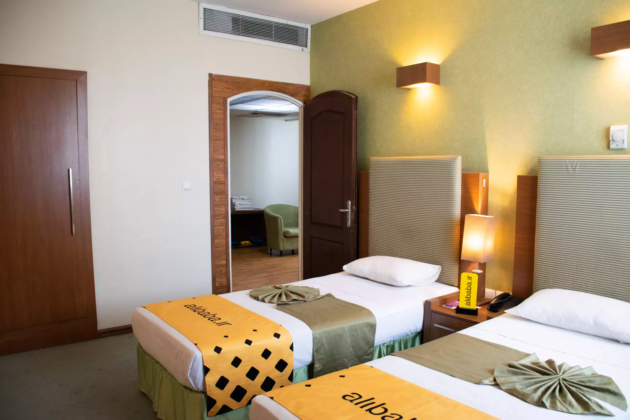 Alibaba https://cdn.alibaba.ir/ostorage/hotel-accommodation-images/6810863bf6e8766ef96f4fbb_دوخواب رویال (1).webp